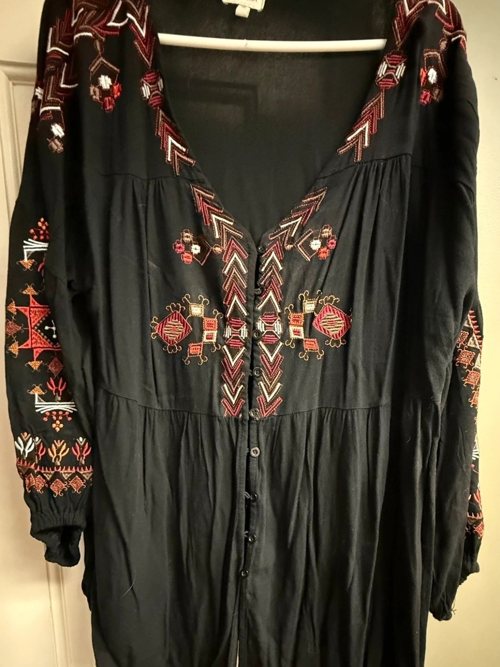 Velzera Black Long-Sleeve Embroidered Button-Front Tunic